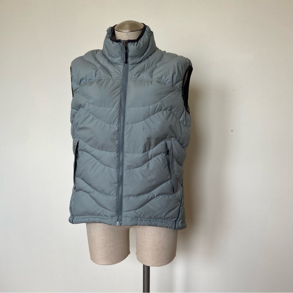 REI Women's Jacket in Light Gray with Subtle Topographic Print